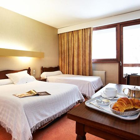 Hotel De Paris Bagneres-de-Luchon Room photo