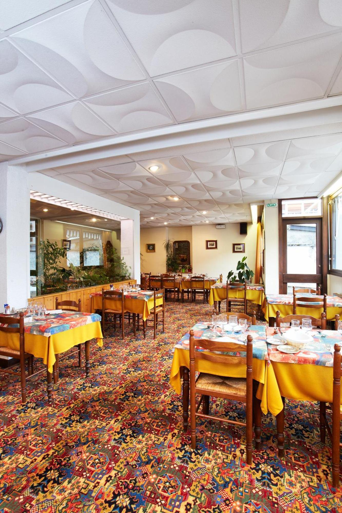 Hotel De Paris Bagneres-de-Luchon Exterior photo
