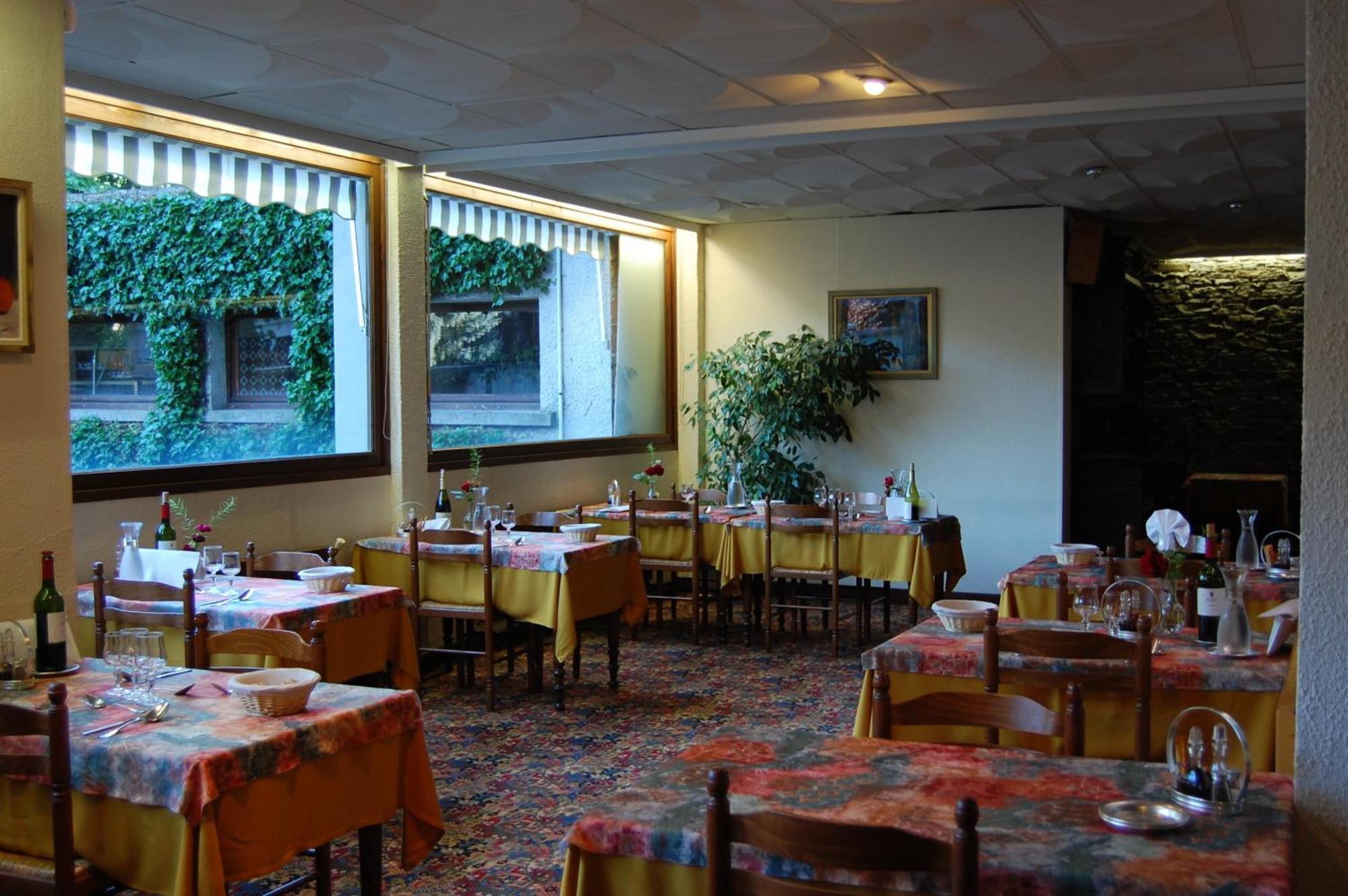 Hotel De Paris Bagneres-de-Luchon Exterior photo